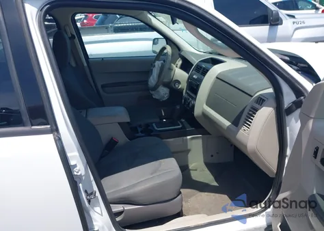 2012 Ford Escape Xls z USA, uszkodzony, nr VIN 1FMCU0C70CKC47257